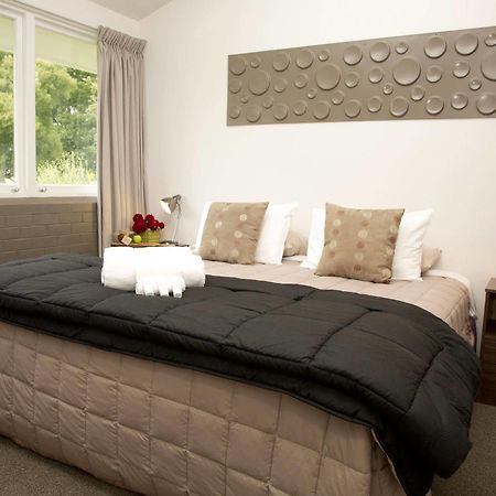 Lavalla Estate Guest House Tuakau ภายนอก รูปภาพ
