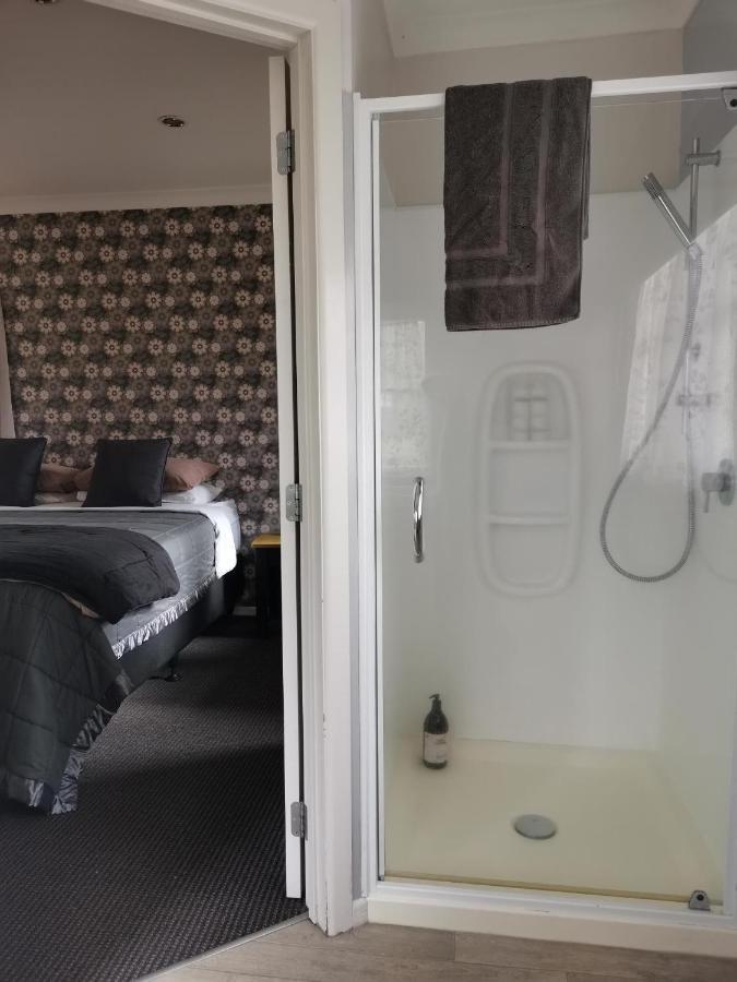 Lavalla Estate Guest House Tuakau ภายนอก รูปภาพ