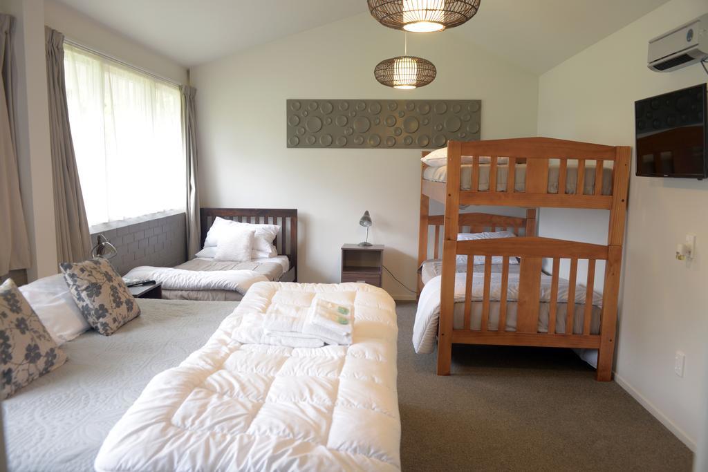 Lavalla Estate Guest House Tuakau ภายนอก รูปภาพ