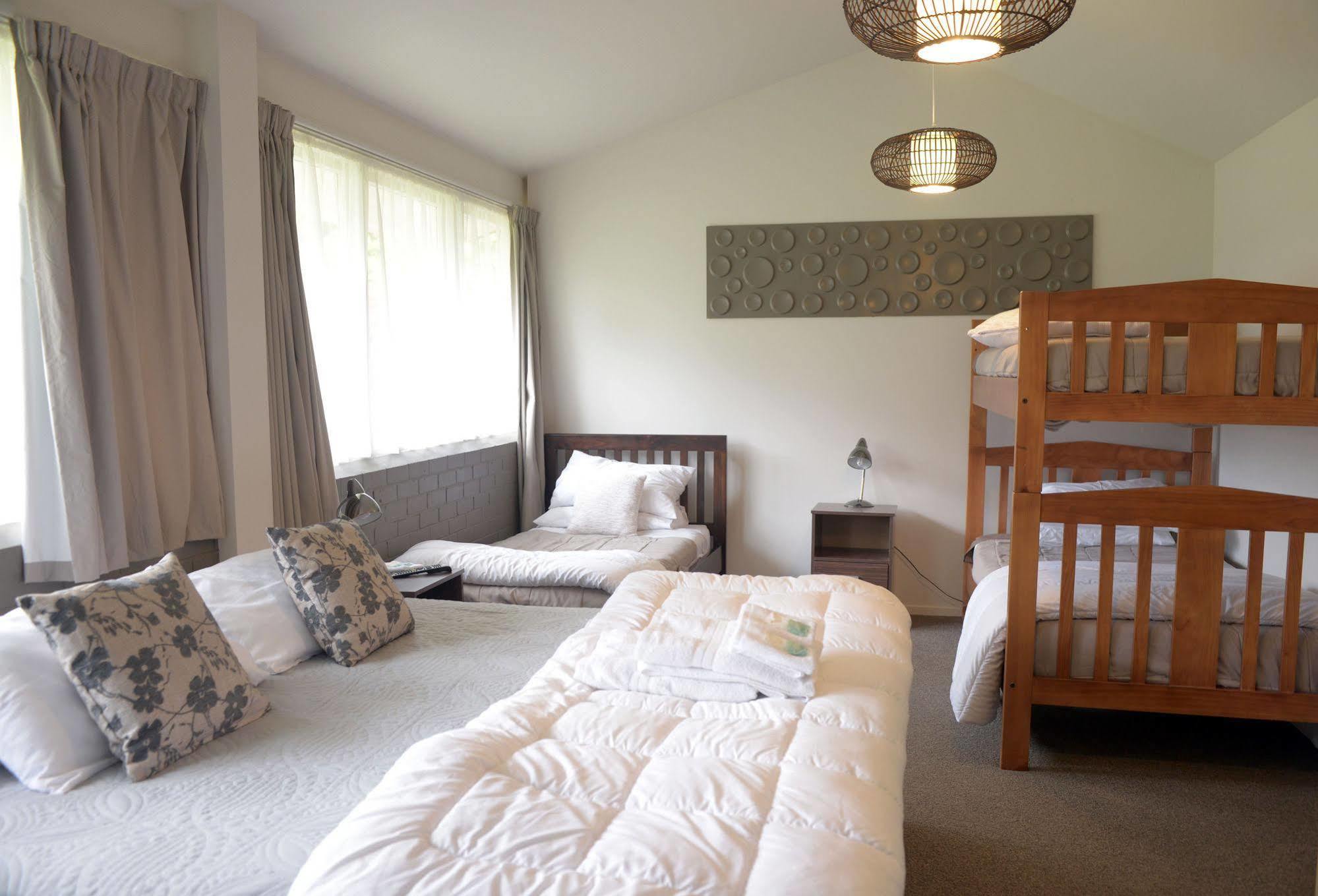 Lavalla Estate Guest House Tuakau ภายนอก รูปภาพ